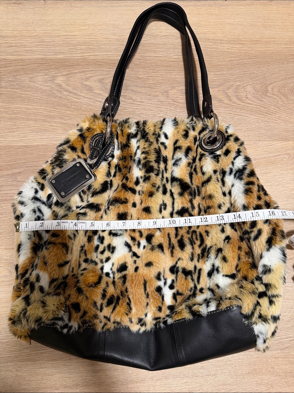 Leopard Print Faux Fur Tote Bag - Picture 11 of 12